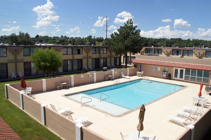 Imagen de los interiores del Hotel Brentwood Inn and Garden. Foto 12