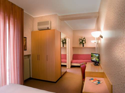 Imagen de la habitación del Hotel Brescia. Foto 8