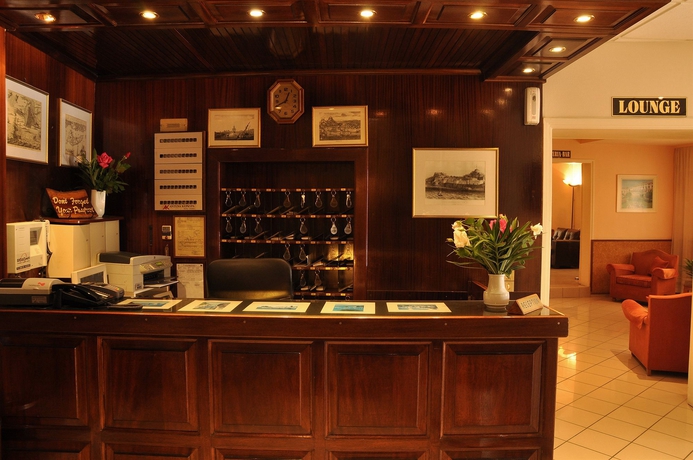 Imagen de los interiores del Hotel Bretagne, Corfu. Foto 6