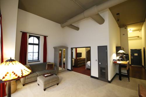 Imagen de la habitación del Hotel Brewhouse Inn And Suites. Foto 3