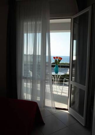 Imagen de la habitación del Hotel Brezza Di Grecale. Foto 8