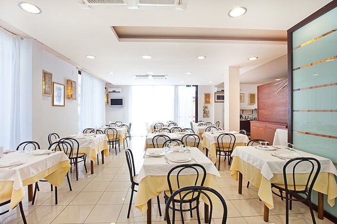Imagen del bar/restaurante del Hotel Brezza, Viserba. Foto 4