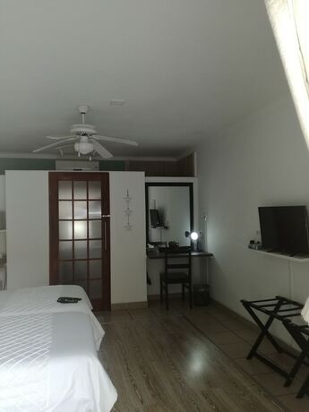 Imagen general del Hotel Bri-Shel Manor. Foto 10