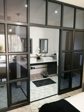 Imagen de la habitación del Hotel Bri-Shel Manor. Foto 17