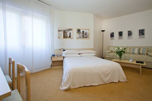 Imagen de la habitación del Hotel Brianteo And Restaurant. Foto 15