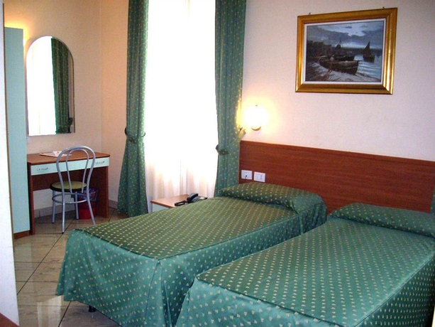 Imagen de la habitación del Hotel Brianza. Foto 4