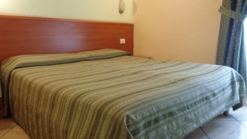 Imagen de la habitación del Hotel Brianza. Foto 9