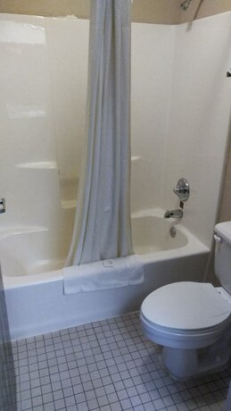 Imagen general del Hotel Briarwood Inn of Sparta. Foto 12