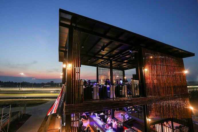 Imagen del bar/restaurante del Hotel Bric Box Hotel Buriram. Foto 6