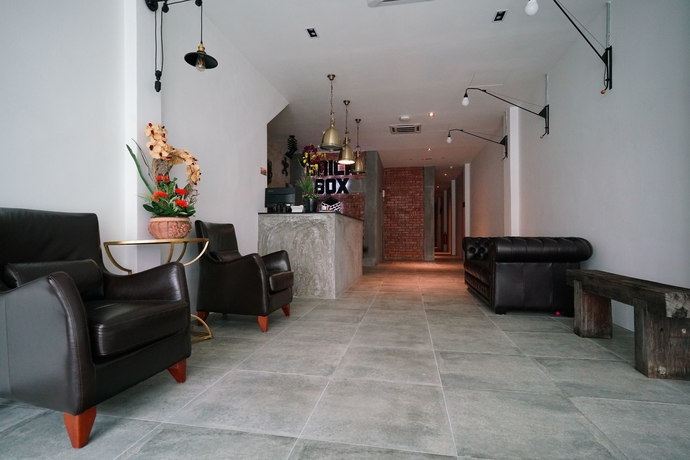 Imagen de los interiores del Hotel Brick Box. Foto 19