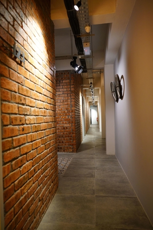 Imagen de la habitación del Hotel Brick Box. Foto 15