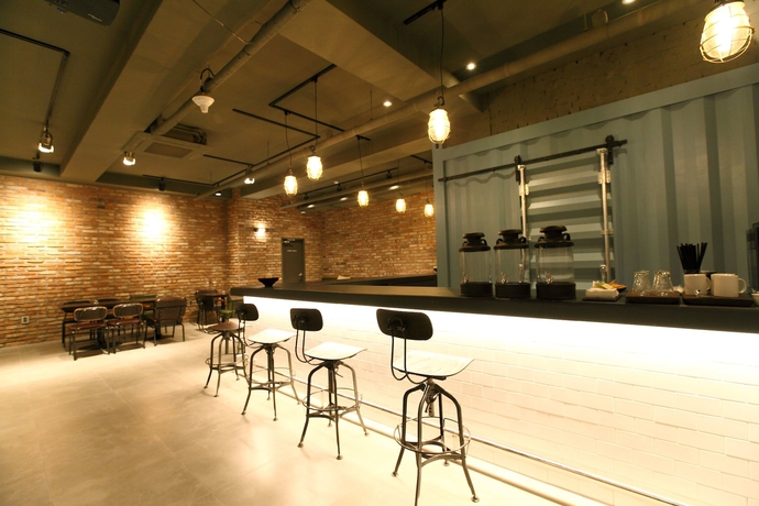 Imagen del bar/restaurante del Hotel Bricks. Foto 6