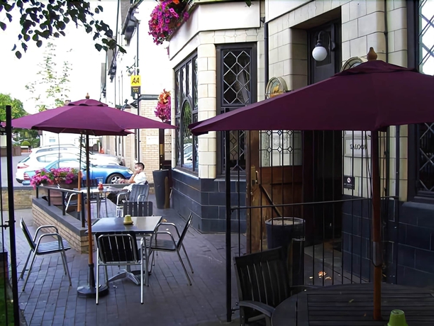 Imagen de los exteriores del Hotel Bridge, Greenford. Foto 15