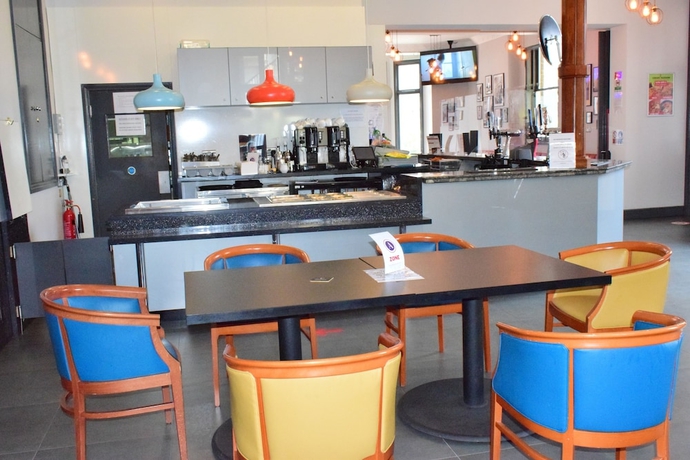 Imagen del bar/restaurante del Hotel Bridge Park. Foto 3