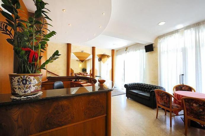 Imagen de los interiores del Hotel Bridge, Rimini. Foto 19