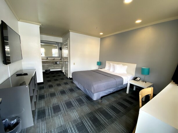 Imagen de la habitación del Hotel BridgePoint Inn Daly City. Foto 20