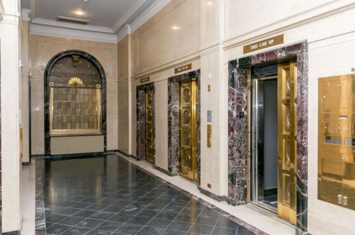 Imagen de los interiores del Hotel BridgeStreet at The Clark Building. Foto 19