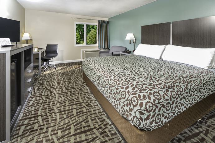 Imagen de la habitación del Hotel Bridgepointe Inn and Suites. Foto 8