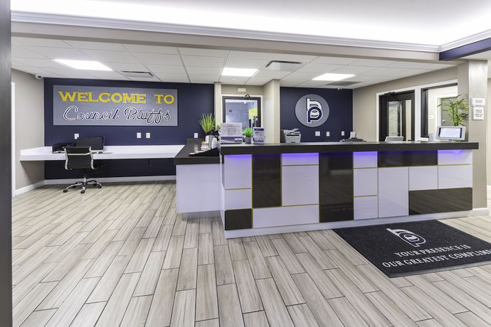 Imagen de los interiores del Hotel Bridgepointe Inn and Suites. Foto 14