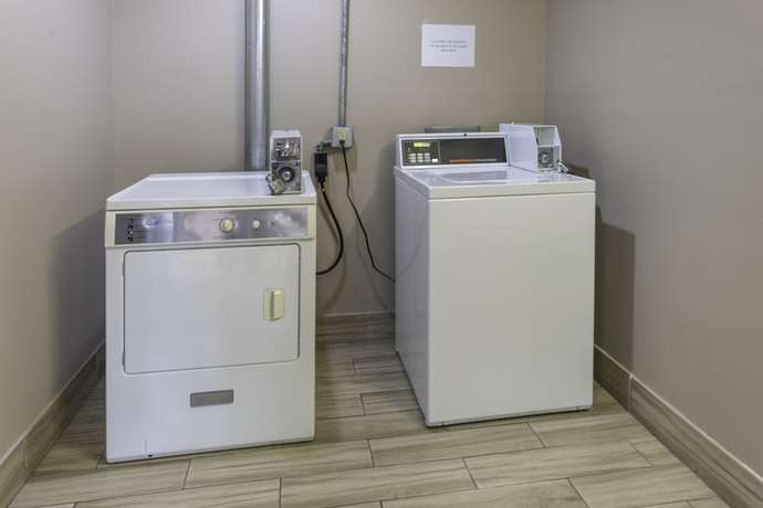 Imagen general del Hotel Bridgepointe Inn and Suites. Foto 1