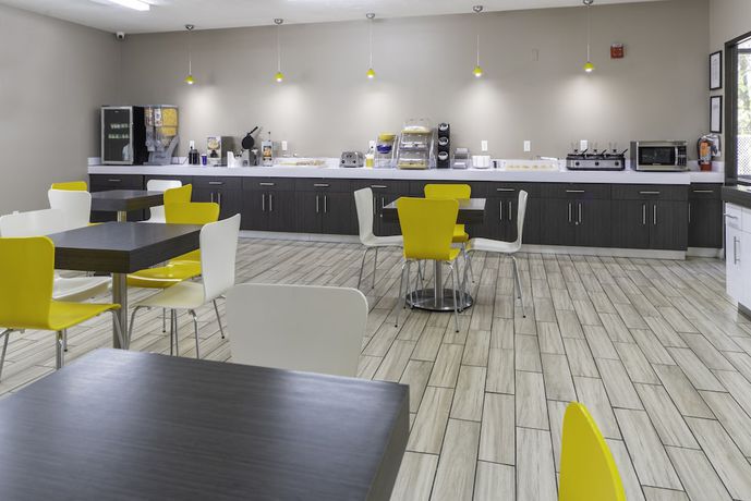 Imagen del bar/restaurante del Hotel Bridgepointe Inn and Suites. Foto 4