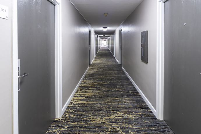 Imagen de los interiores del Hotel Bridgepointe Inn and Suites. Foto 16