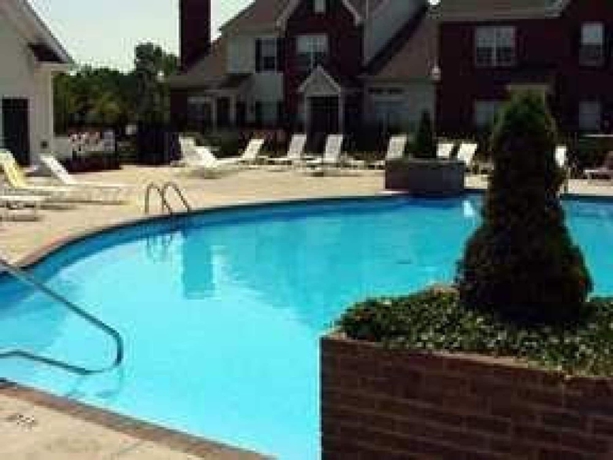 Imagen de la piscina del Hotel Bridgestreet At Pines At Tuttle Crossing. Foto 16