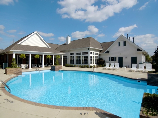 Imagen de la piscina del Hotel Bridgestreet At Pines At Tuttle Crossing. Foto 17