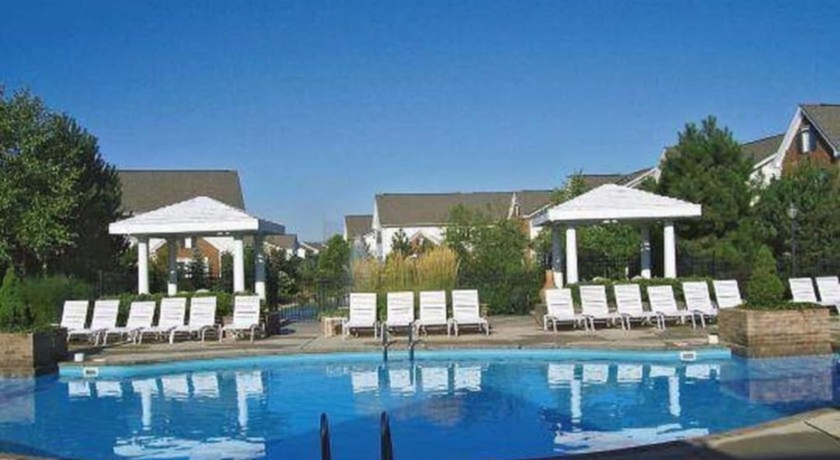 Imagen de la piscina del Hotel Bridgestreet At Pines At Tuttle Crossing. Foto 18