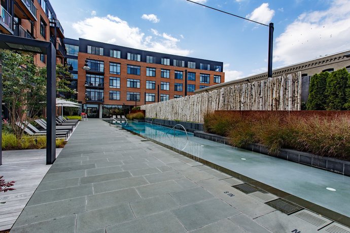 Imagen de la piscina del Hotel Bridgestreet at Union Wharf. Foto 11