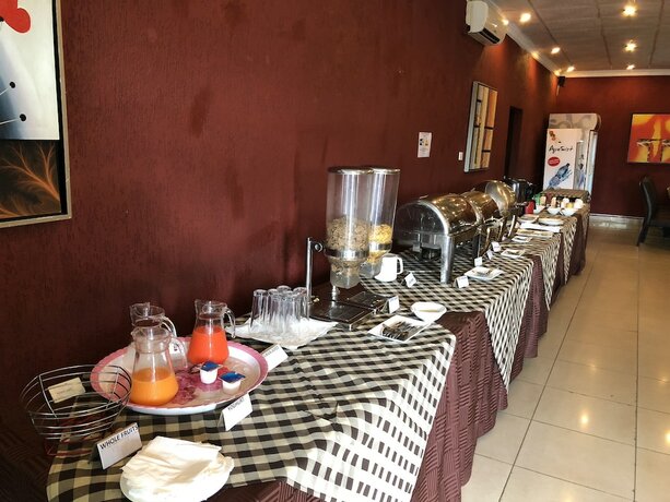 Imagen del bar/restaurante del Hotel Bridgeview and Conference Centre. Foto 16