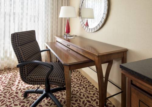 Imagen de la habitación del Hotel Bridgewater Marriott. Foto 4