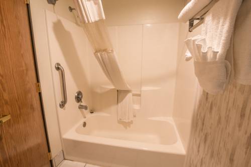 Imagen de la habitación del Hotel Bridgeway Inn and Suites Portland Airport. Foto 6