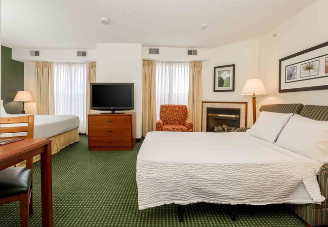 Imagen de la habitación del Hotel Bridgeway Suites Houston Iah North. Foto 2