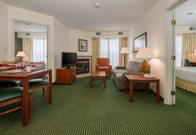 Imagen de los interiores del Hotel Bridgeway Suites Houston Iah North. Foto 8