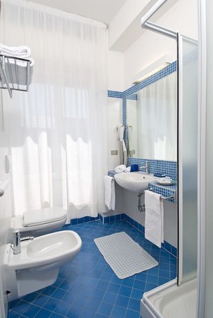 Imagen de la habitación del Hotel Brig. Foto 16