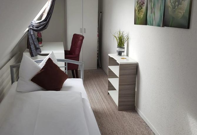 Imagen de la habitación del Hotel Brigach. Foto 5