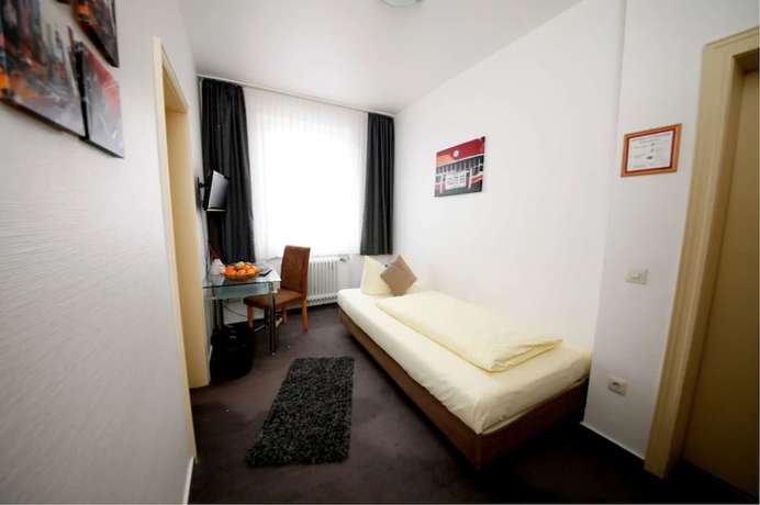 Imagen de la habitación del Hotel Brigach. Foto 17
