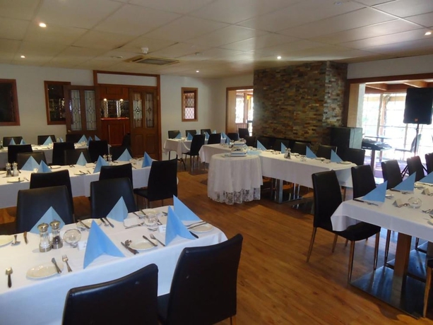 Imagen del bar/restaurante del Hotel Bright Chalet. Foto 2