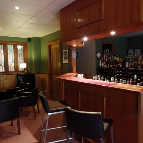 Imagen del bar/restaurante del Hotel Bright Chalet. Foto 4