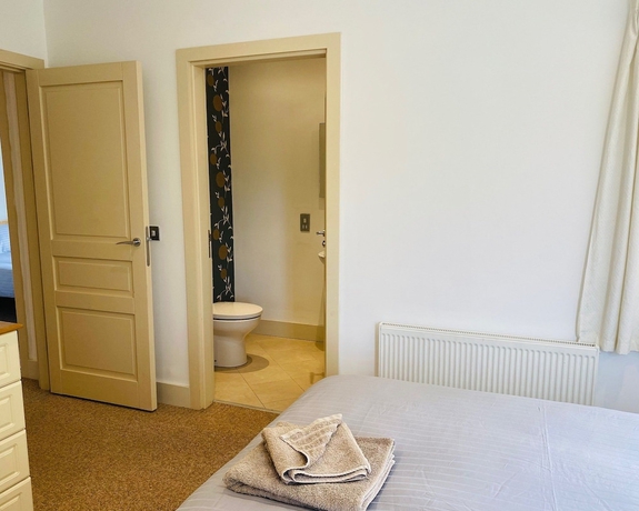 Imagen de la habitación del Hotel Bright Modern Welcoming Home Easy Stroll Along Pathway Into Kenmare Town. Foto 5