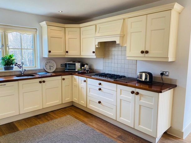 Imagen de la habitación del Hotel Bright Modern Welcoming Home Easy Stroll Along Pathway Into Kenmare Town. Foto 9