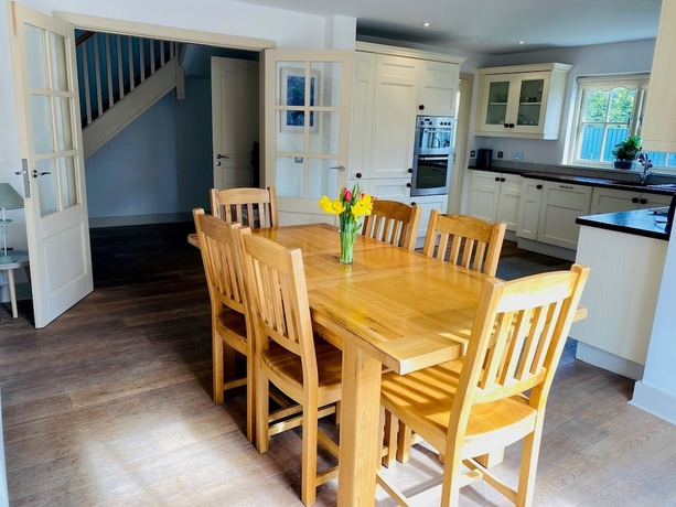 Imagen de la habitación del Hotel Bright Modern Welcoming Home Easy Stroll Along Pathway Into Kenmare Town. Foto 12