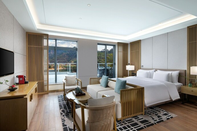 Imagen de la habitación del Hotel Bright Qiandaolake Resort. Foto 26