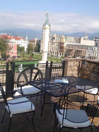 Imagen de los exteriores del Hotel Brighton, Batumi. Foto 14