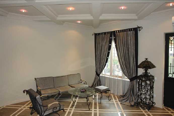 Imagen de los interiores del Hotel Brighton, Batumi. Foto 19