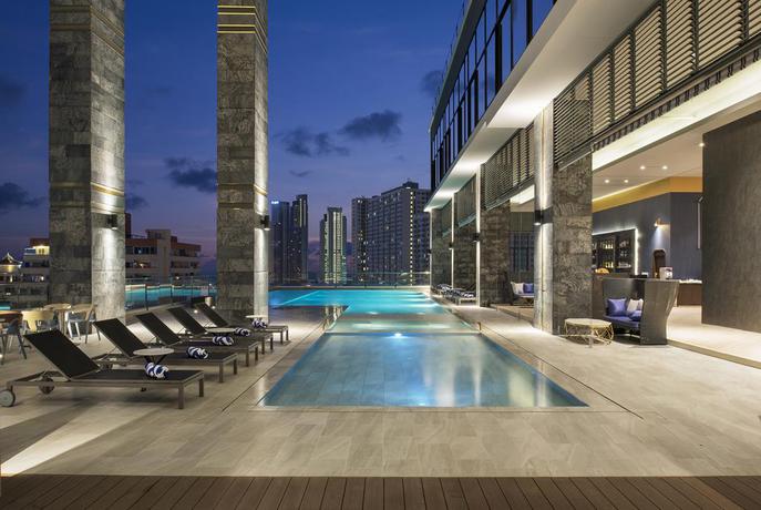 Imagen de la piscina del Hotel Brighton Grand Pattaya. Foto 20