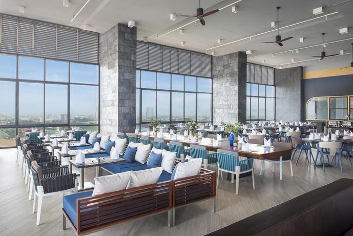 Imagen del bar/restaurante del Hotel Brighton Grand Pattaya. Foto 7