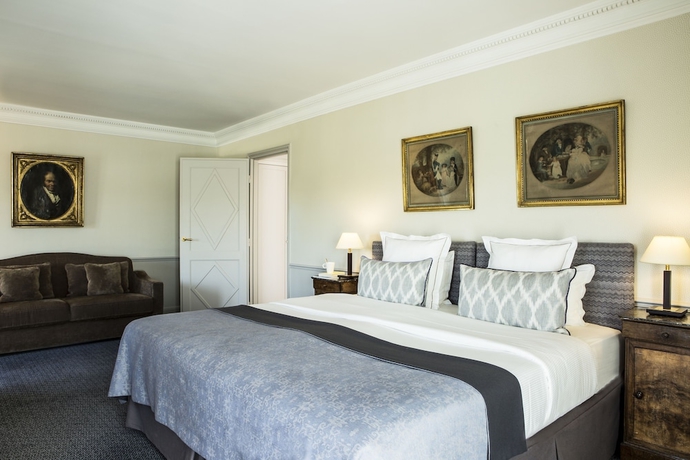 Imagen de la habitación del Hotel Brighton, París. Foto 14