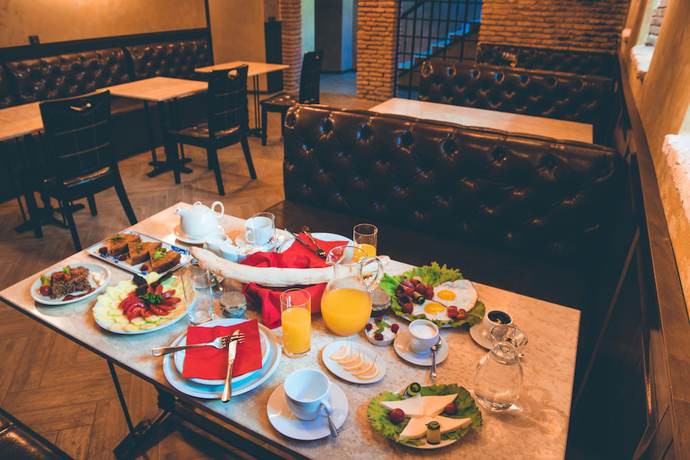 Imagen del bar/restaurante del Hotel Brigitte, Tbilisi. Foto 3